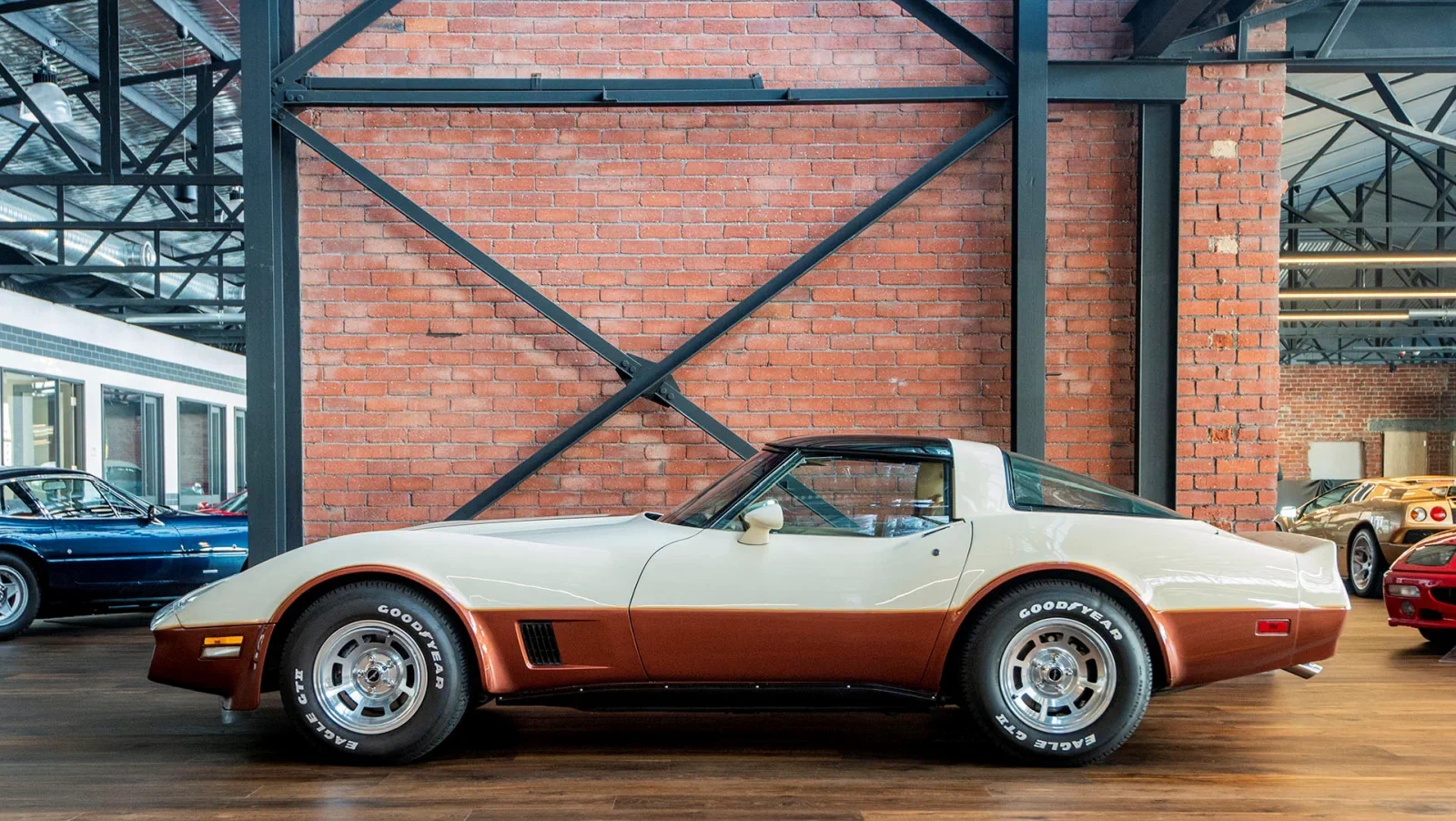 Click to Enlarge-Esc to Close Corvette Generations/C3/C3 1981 Beige-Dark Bronze coupe.webp